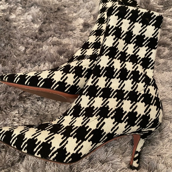 Amina Muaddi - black and white checked booties - Picture 2 of 4